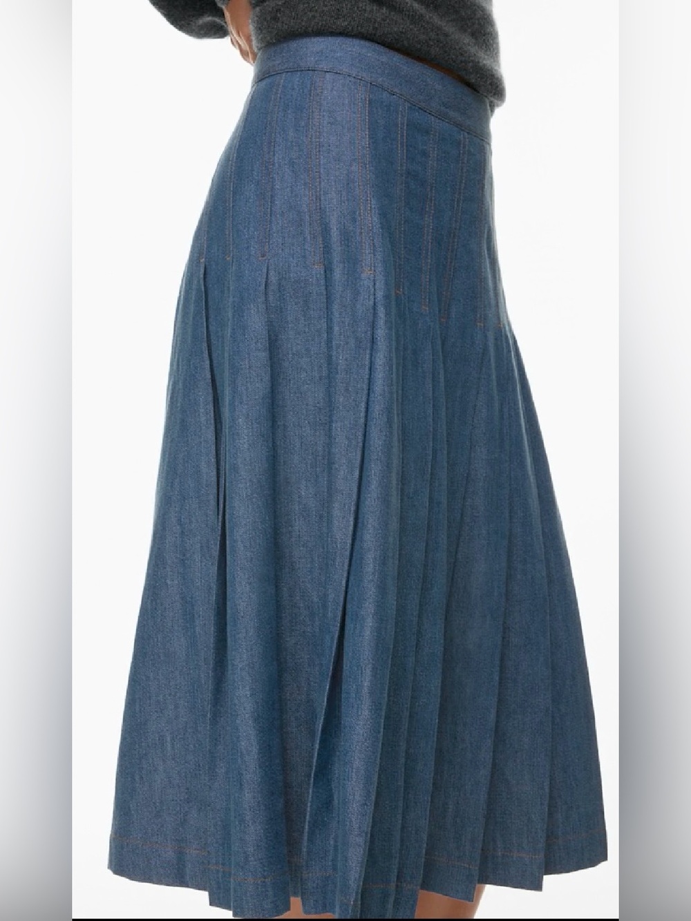 Aritzia Babaton Process Jean Denim Blue Pleated Midi Skirt Size 2